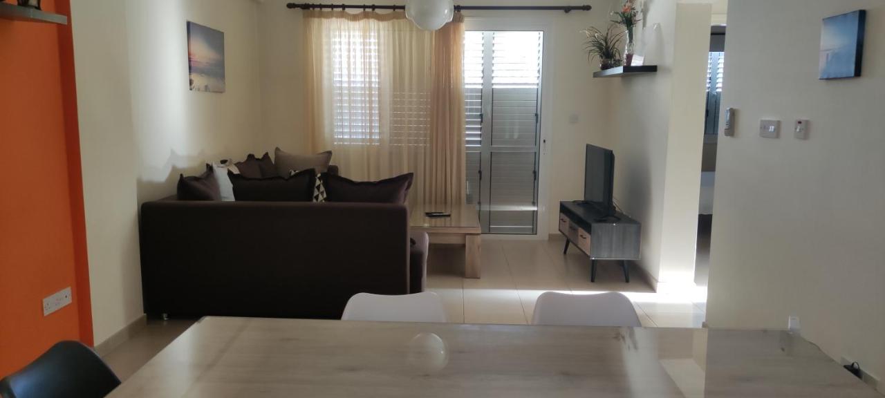 Kissos Apartment Paphos Ngoại thất bức ảnh