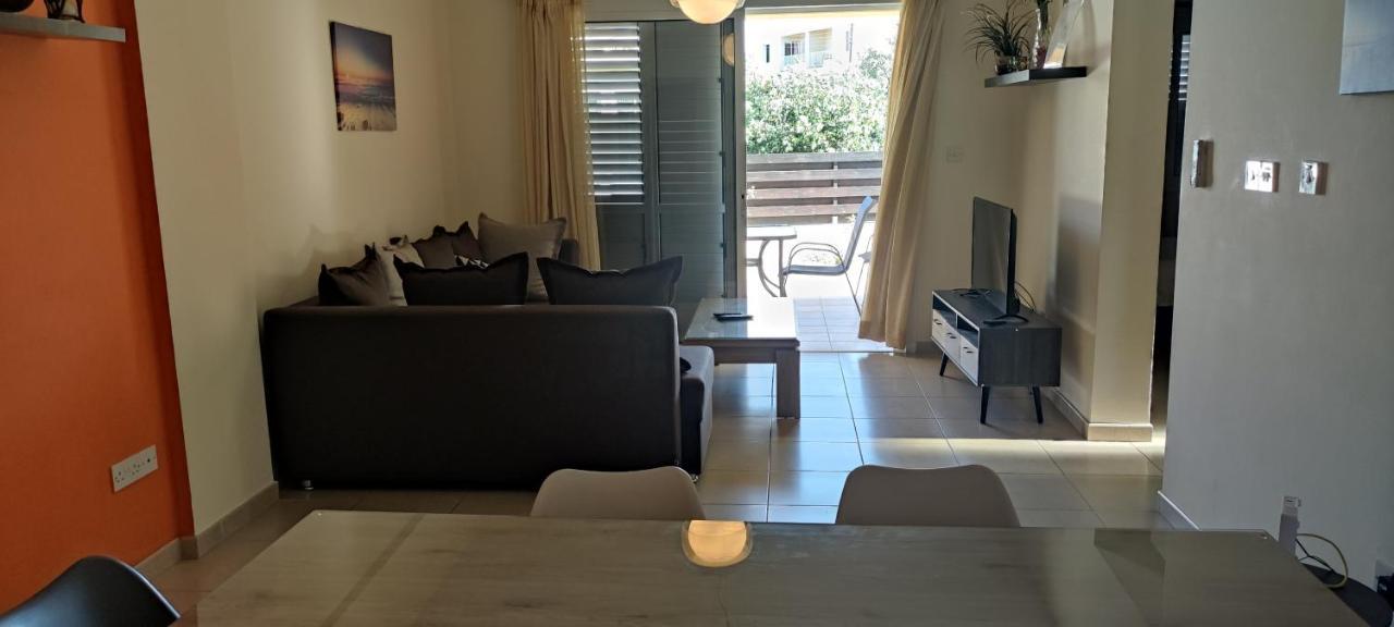 Kissos Apartment Paphos Ngoại thất bức ảnh