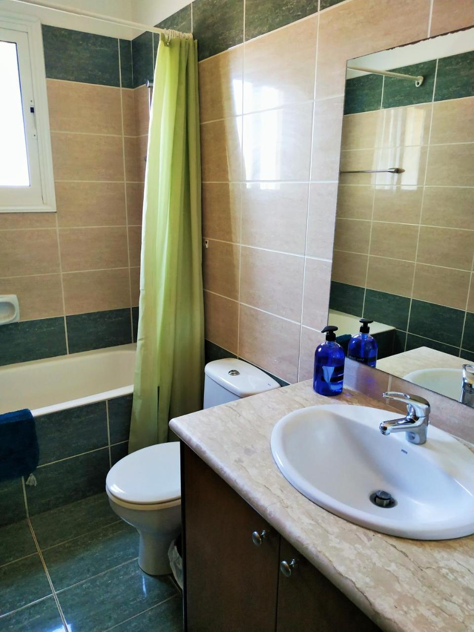 Kissos Apartment Paphos Ngoại thất bức ảnh